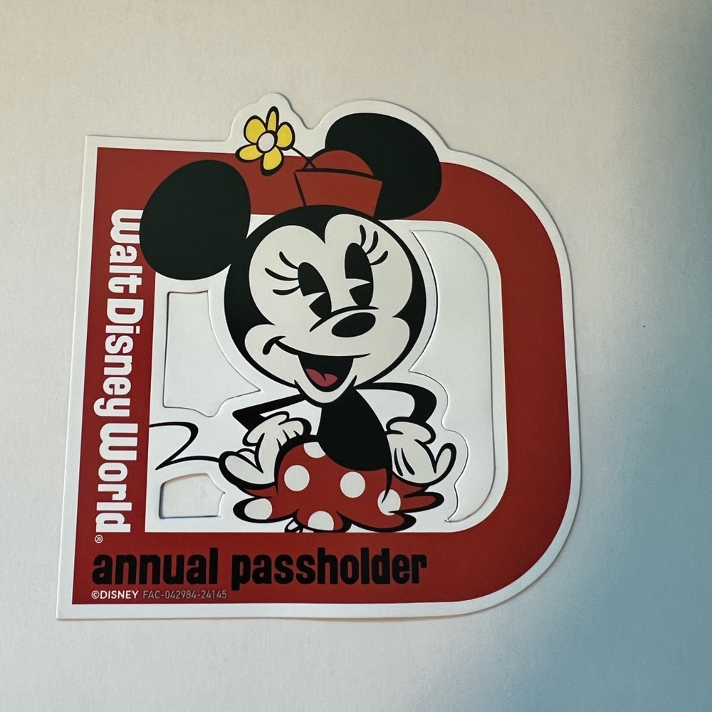 Minnie Mouse Walt Disney World Annual Passholder Magnet 2025